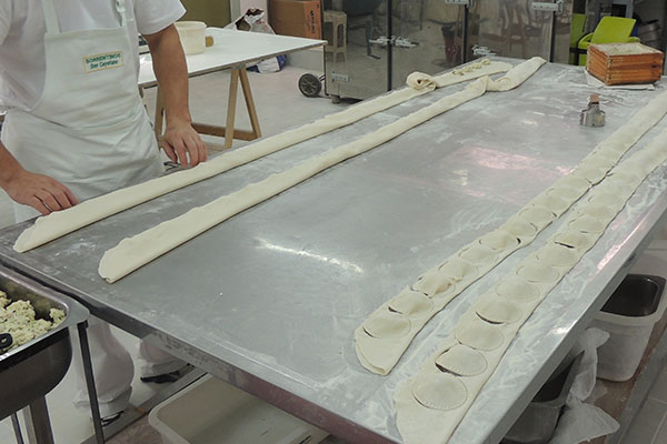 produccion de pastas don cayetano